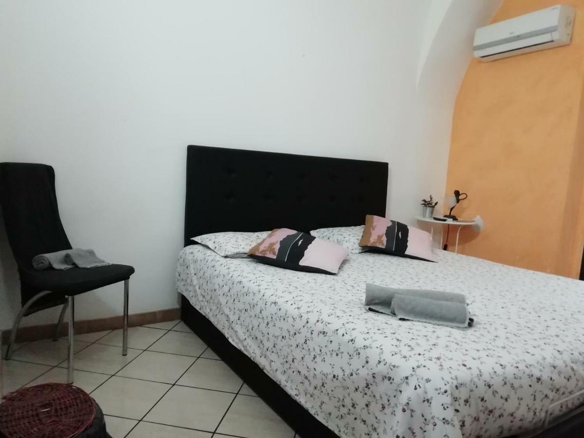 B&B Garibaldi Катания Экстерьер фото